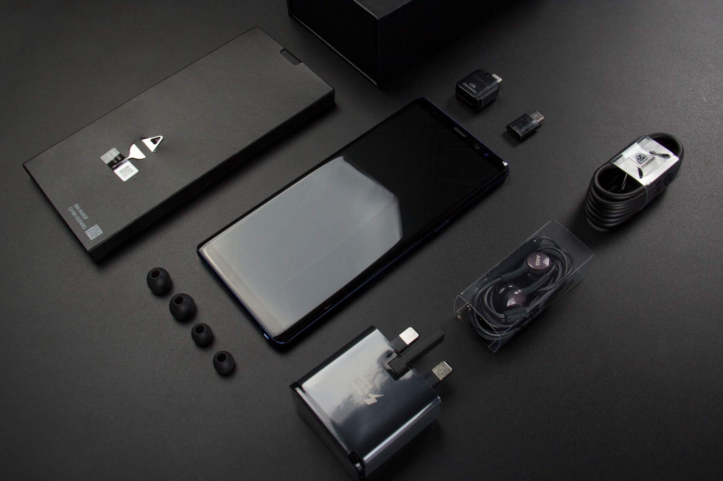 三星note 8跟s8有区别吗 (三星s8好还是红米note8pro好)