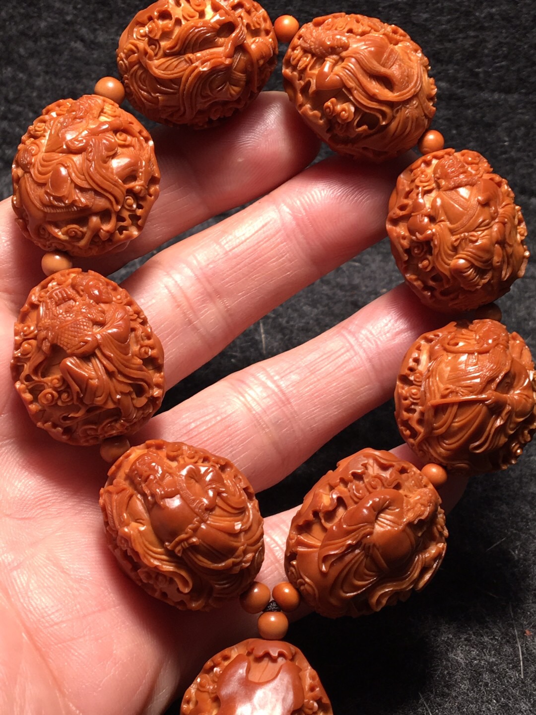 橄榄核雕的作品图片大全,橄榄核雕沈峰作品