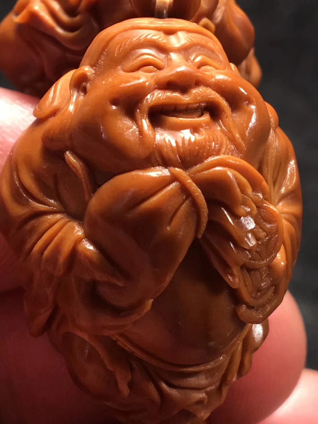 橄榄核雕的作品图片大全,橄榄核雕沈峰作品