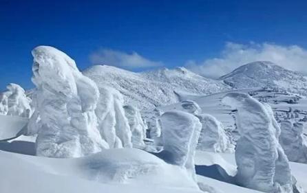 一对中国情侣在雪地干丑事日媒争相报道，揭丑我国