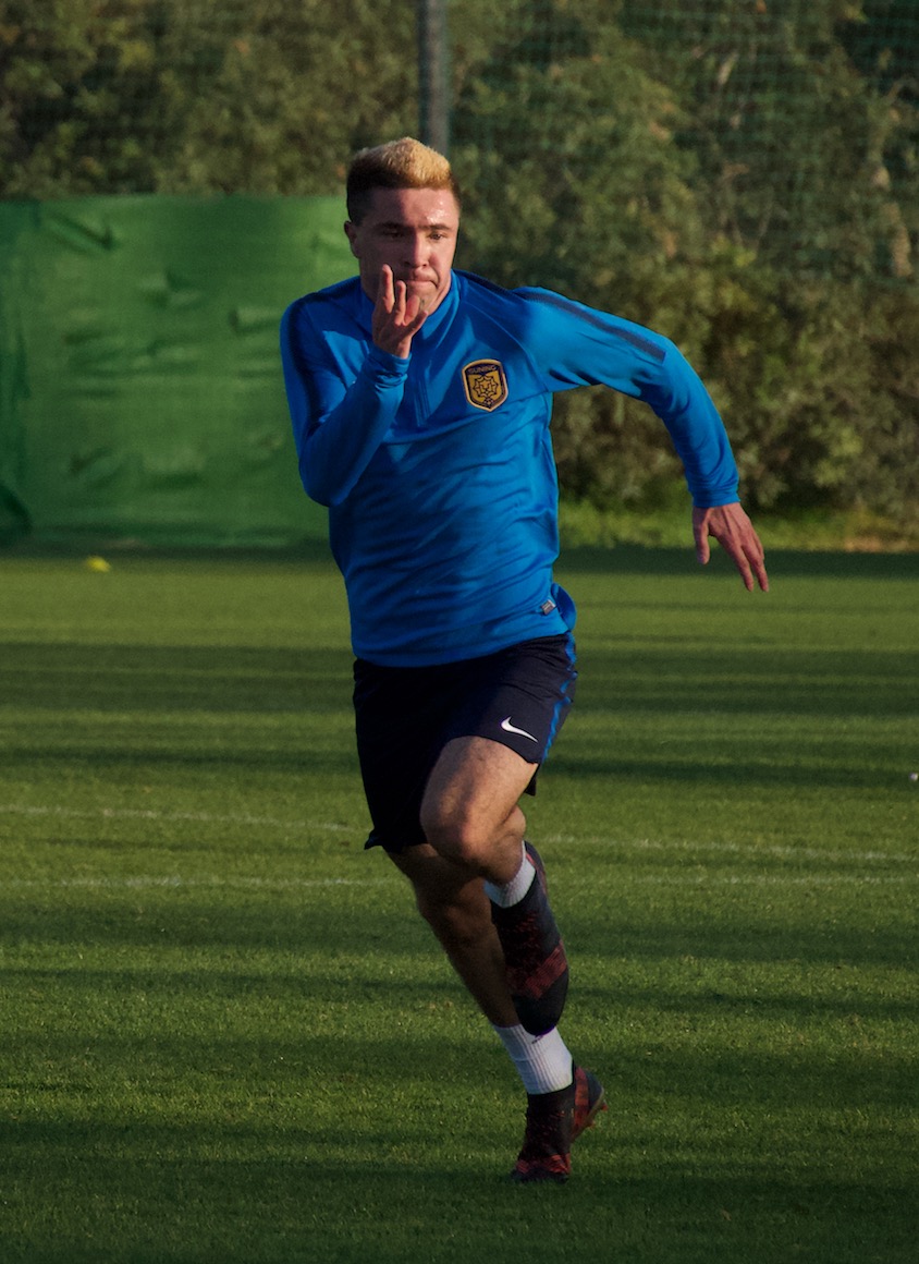 冬训每天“纠缠”吴曦和汪嵩叶尔凡誓言成为新赛季首个进球U23