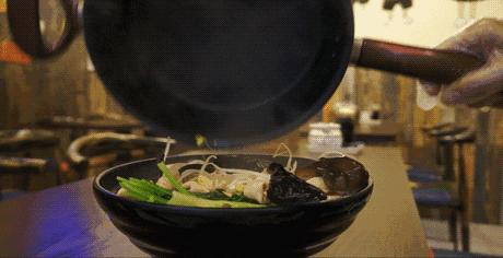 高校食堂特点风味麻辣烫,大学食堂最受欢迎的美食麻辣烫