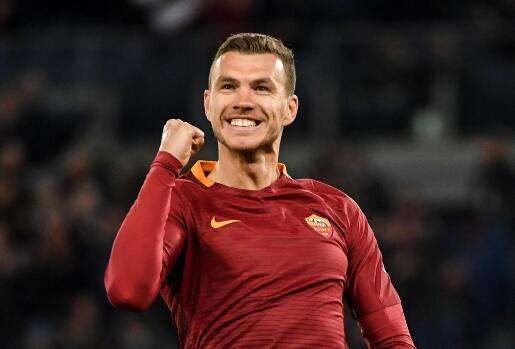 切尔西到底多缺前锋？全英国都拿它开涮，200斤胖子“被加盟”