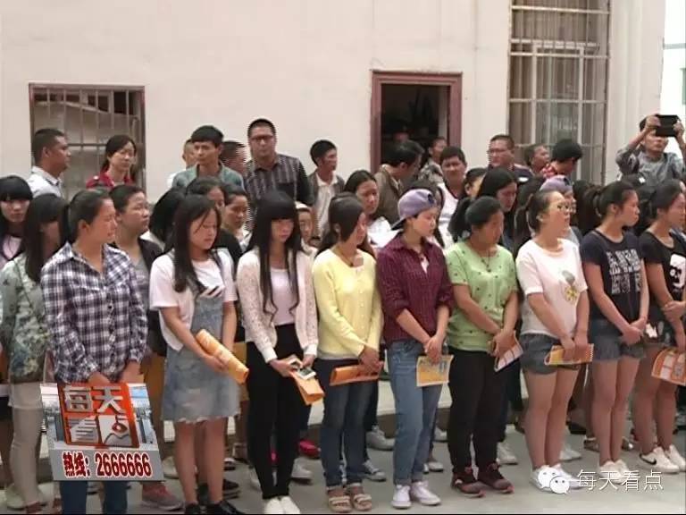 读书创业两不误,读书大学生创业开店