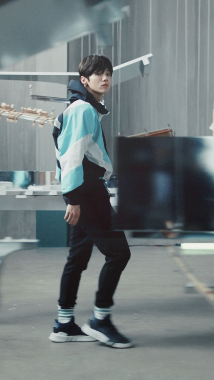 楣挎櫁adidas缇庣収,闃胯开鐖哥埜鐪熷疄鐓х墖