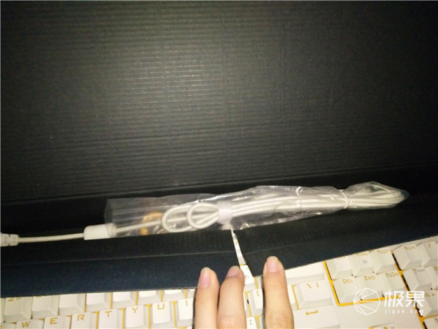 我生活工作中的白马王子，612机械键盘体验