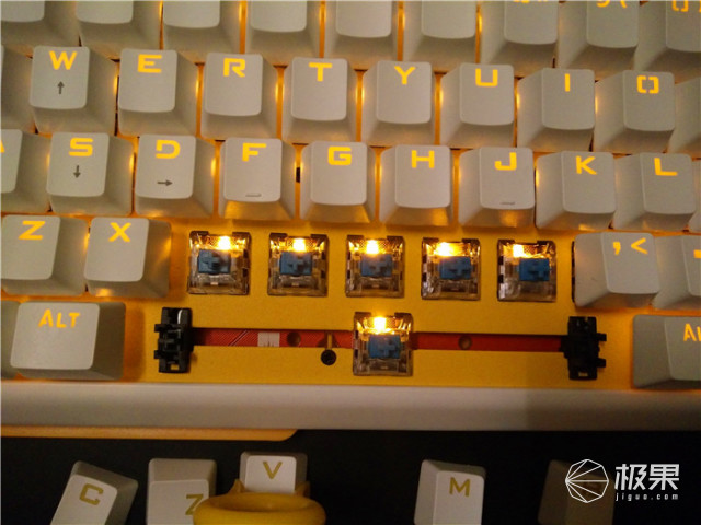 我生活工作中的白马王子，612机械键盘体验