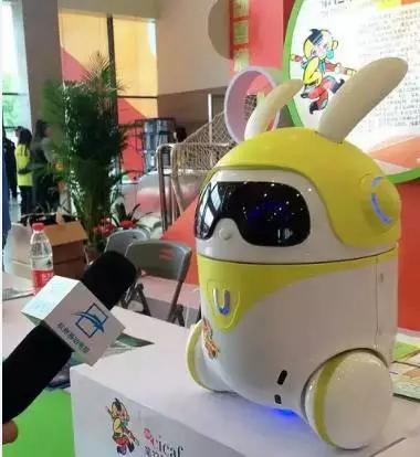 动漫节上抢镜的不是二次元少女，而是一只“兔智”