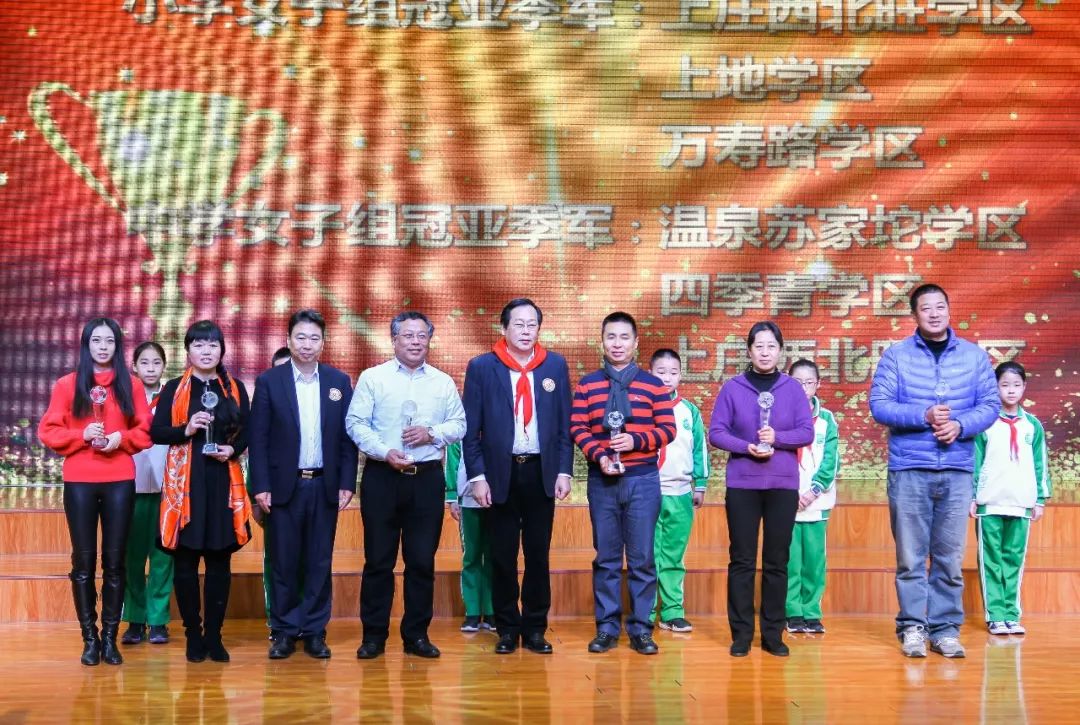 青少年足球特点学校满天星训练营,全国青少年足球训练培训基地