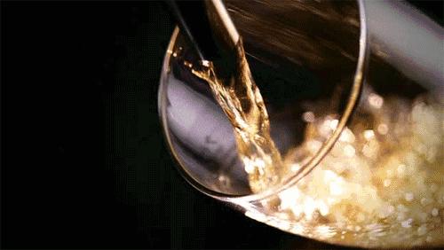 厨房油污每天用什么擦省钱,清洁厨房油污用啤酒小妙招大全