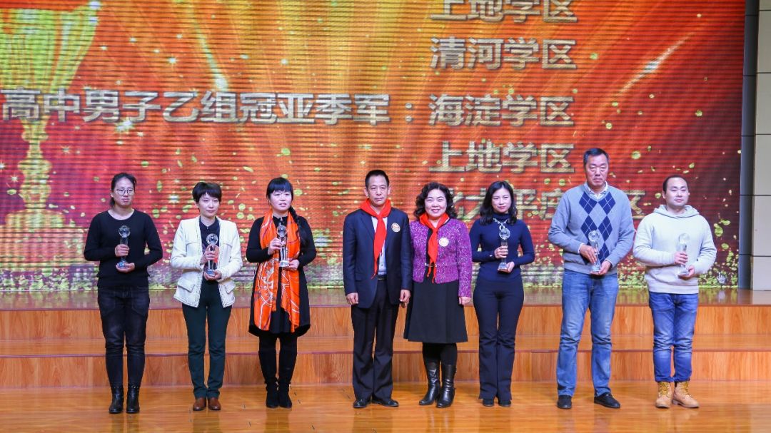 青少年足球特点学校满天星训练营,全国青少年足球训练培训基地