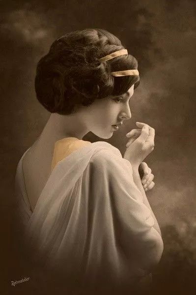 一招教你画眼妆,素颜妆眼影新手怎么画