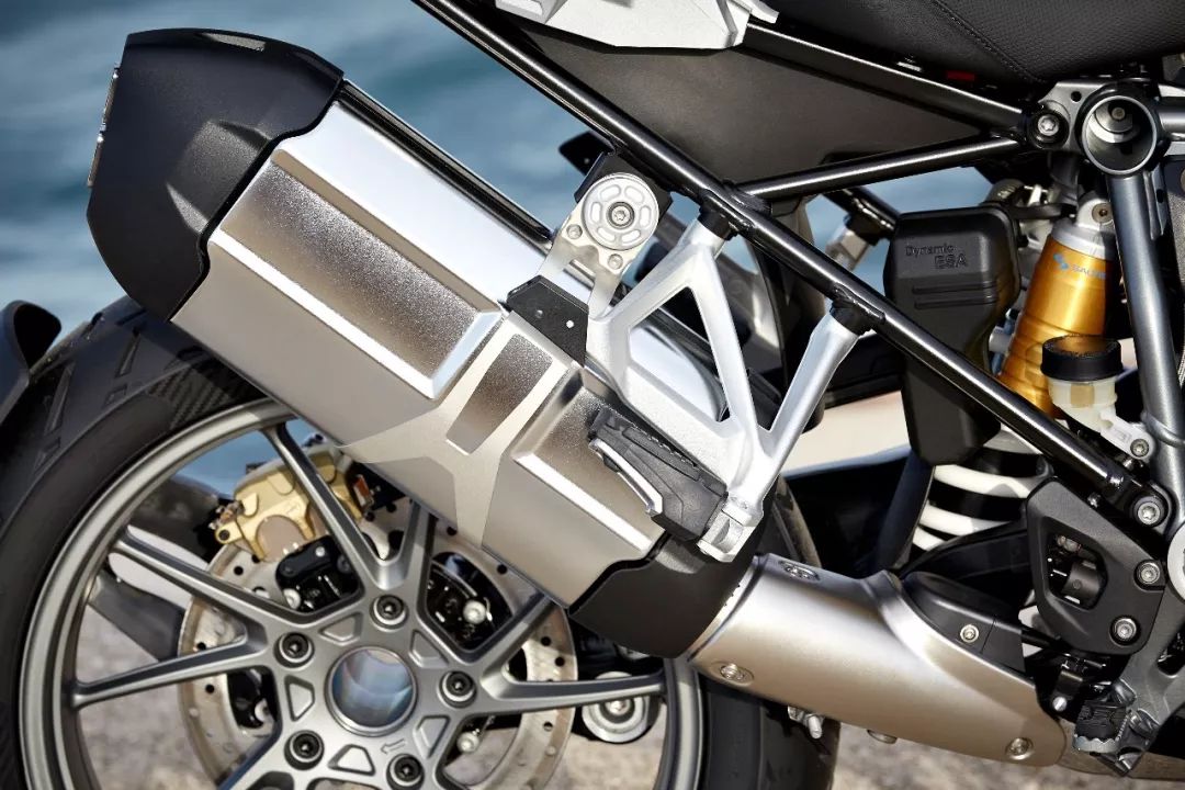 bmw拳击手价格,bmwr18拳击手