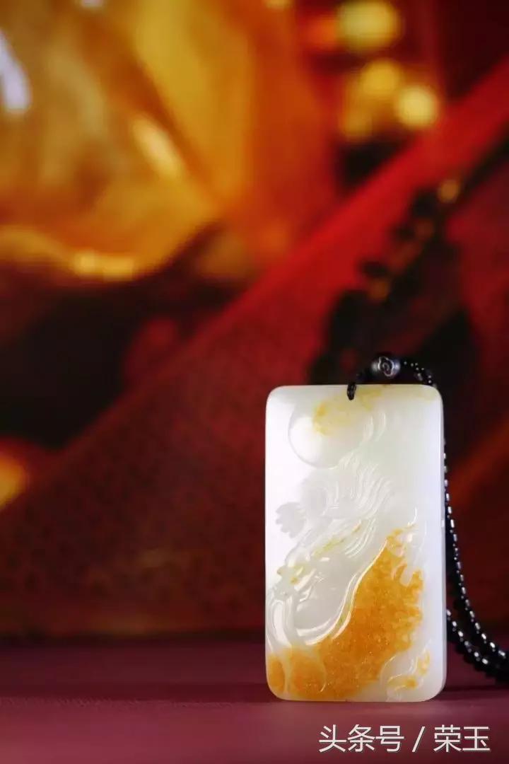 翡翠与玉有什么区别呢哪个更好点,翡翠中的青花玉是什么玉