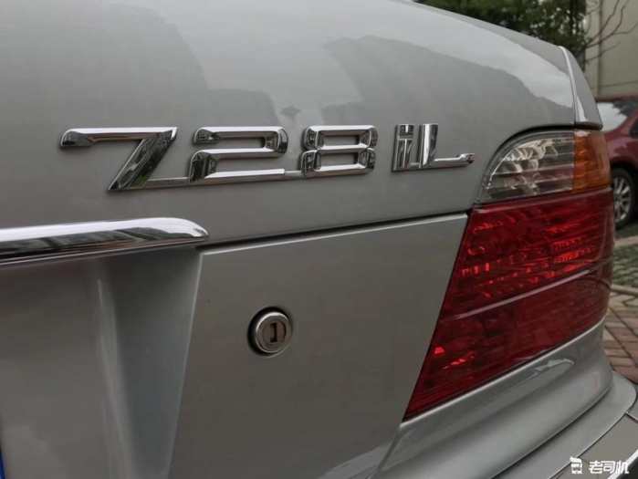 德系车的保值率有多低？当年极品宝马7系如今只要几万块