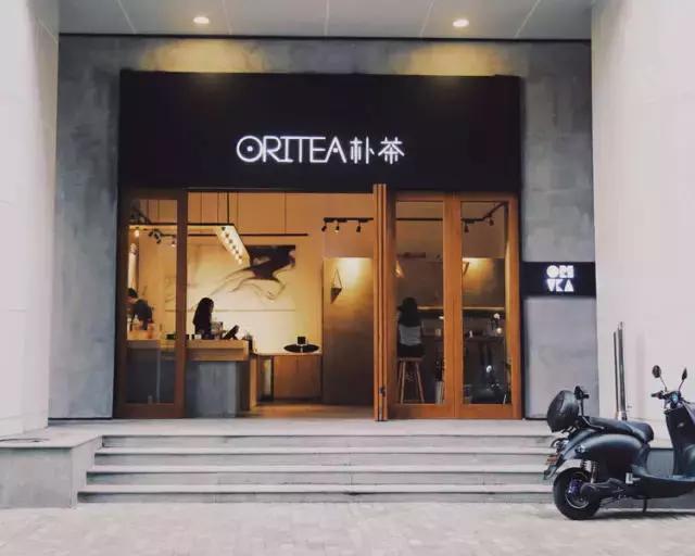 为什么1点点开了几百家店，门口还总有人排队？