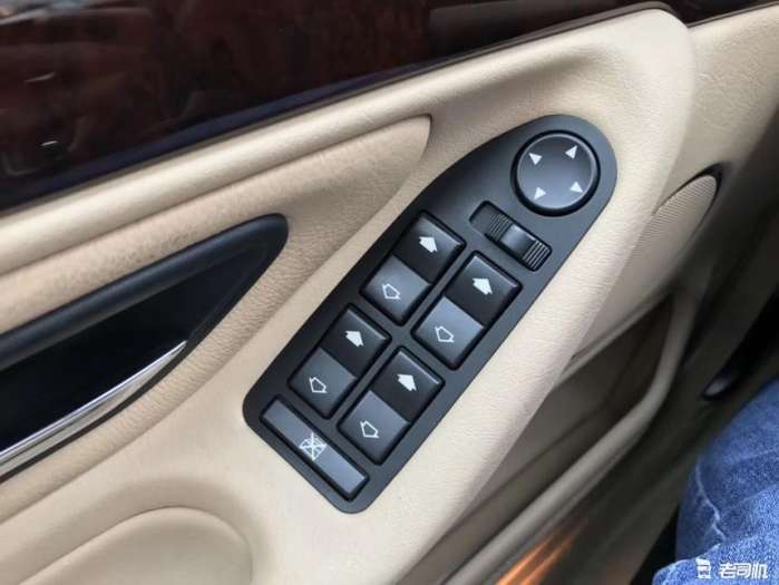 德系车的保值率有多低？当年极品宝马7系如今只要几万块