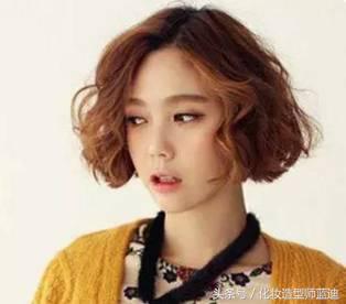 圆脸剪什么样的短发好看,中年妈妈圆脸剪什么短发好看