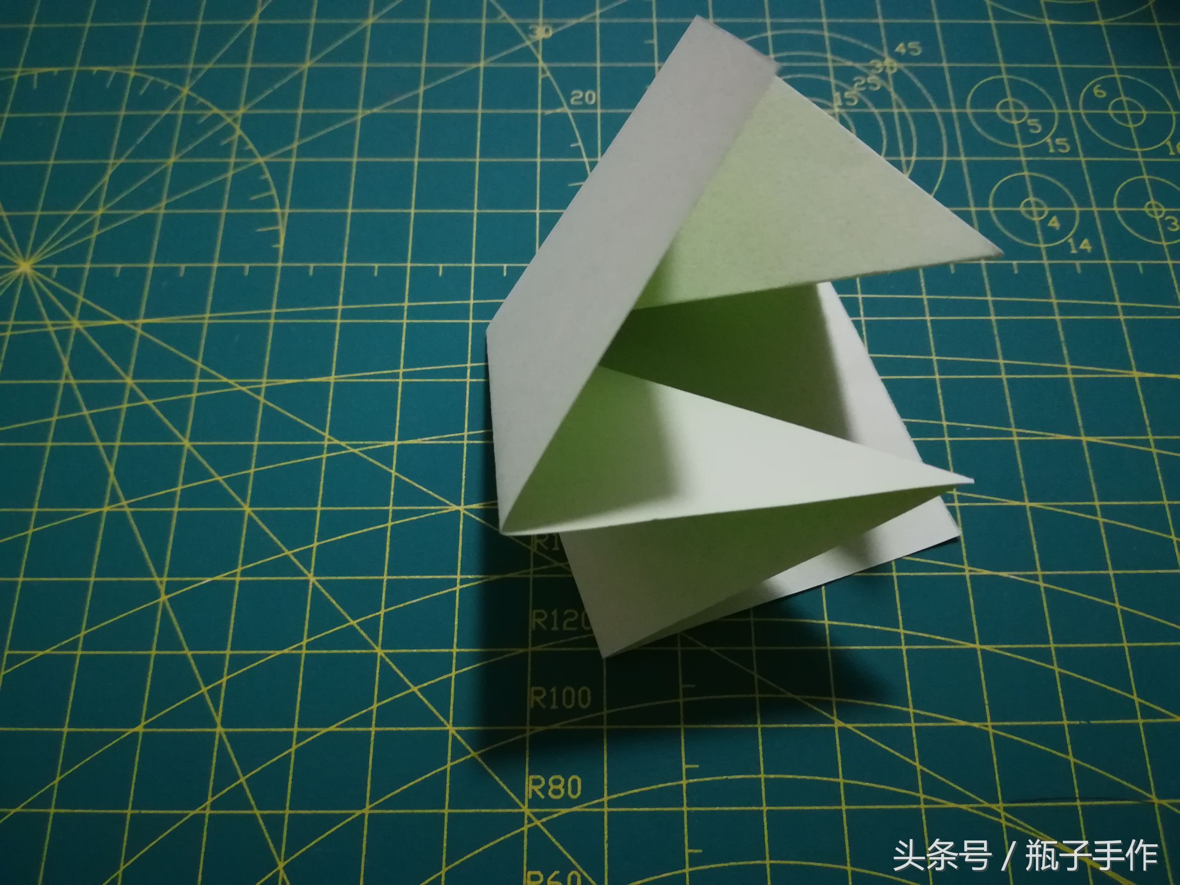 手工diy礼物折纸蝴蝶结,蝴蝶结折纸教程简单不用胶