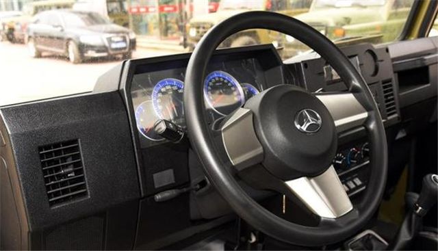 新款四轮四门四座客货两用皮卡,国产5米7超长轴距柴油四驱皮卡