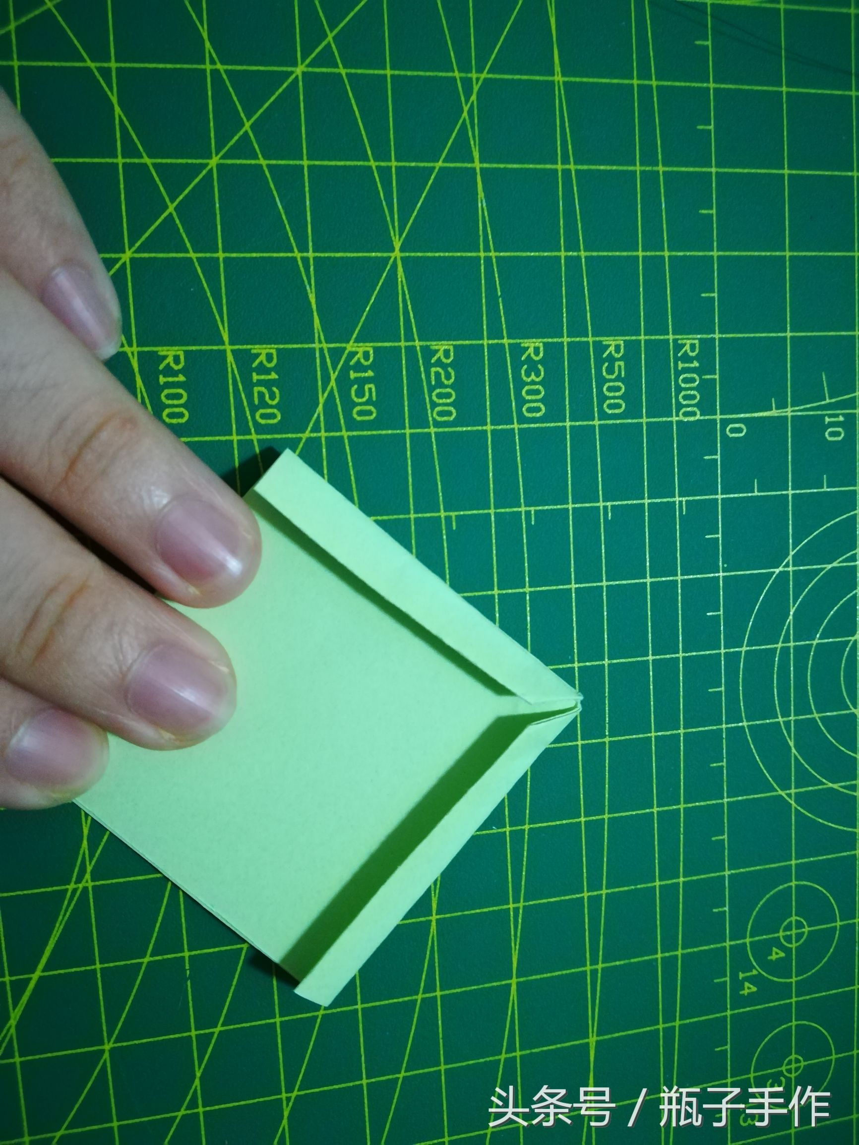 手工diy礼物折纸蝴蝶结,蝴蝶结折纸教程简单不用胶