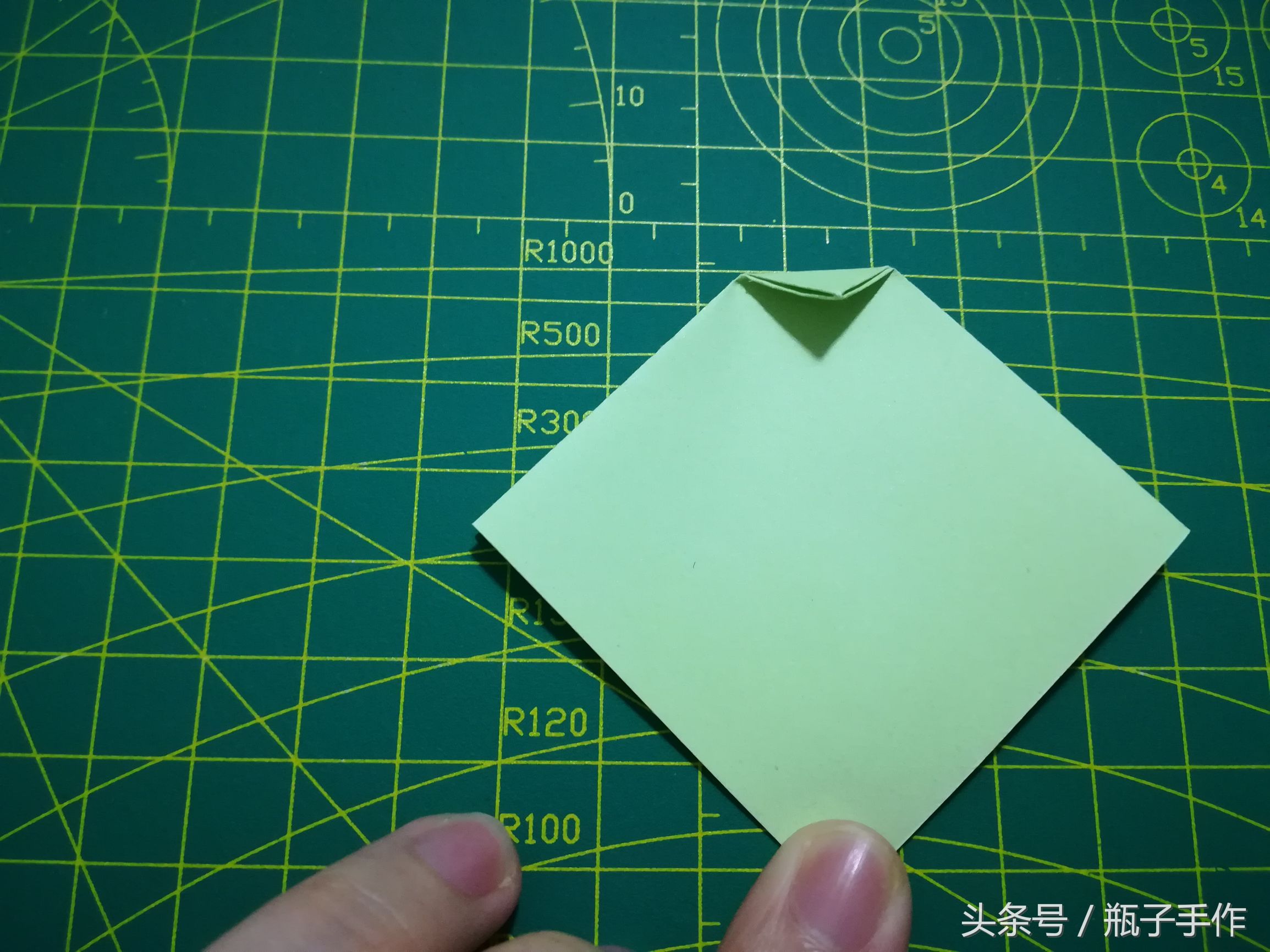 手工diy礼物折纸蝴蝶结,蝴蝶结折纸教程简单不用胶