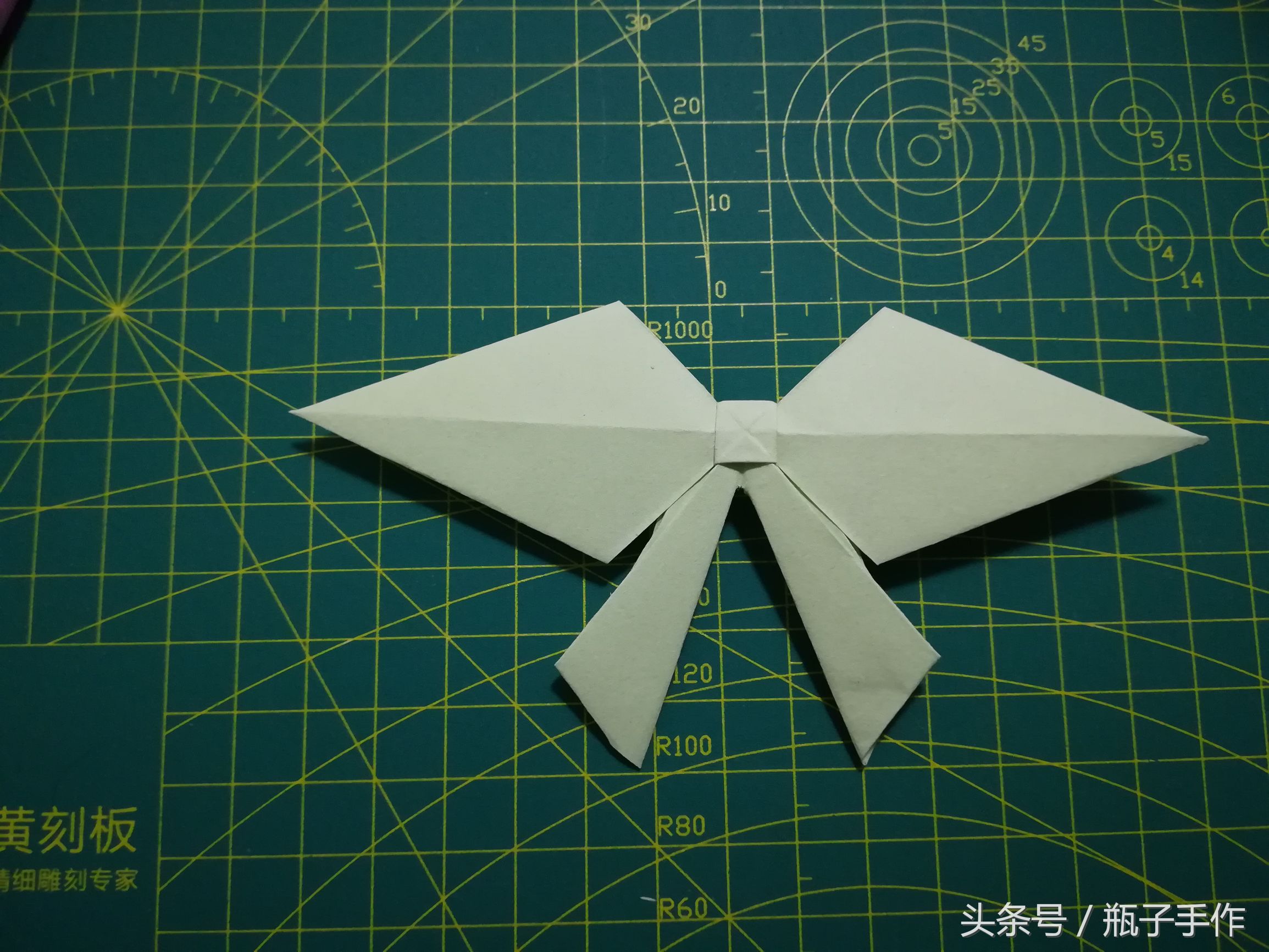 手工diy礼物折纸蝴蝶结,蝴蝶结折纸教程简单不用胶