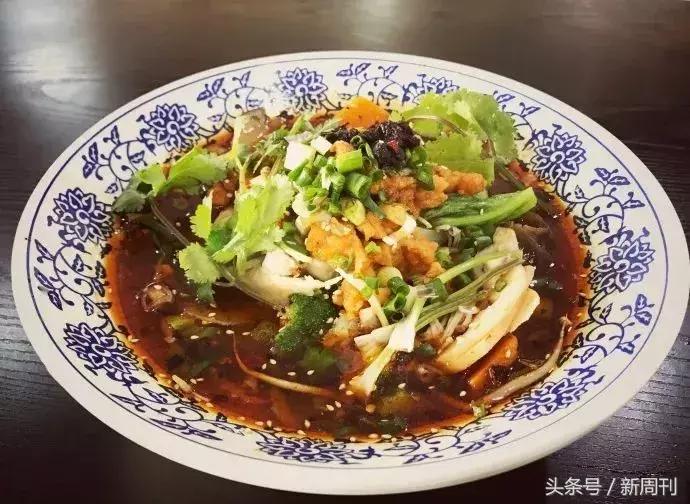 高校食堂特点风味麻辣烫,大学食堂最受欢迎的美食麻辣烫