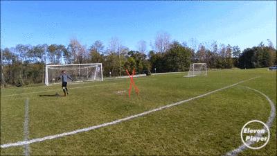 100个足球过人技巧教学,足球运球过人的方法及技巧