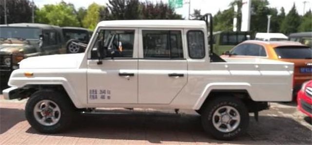 新款四轮四门四座客货两用皮卡,国产5米7超长轴距柴油四驱皮卡