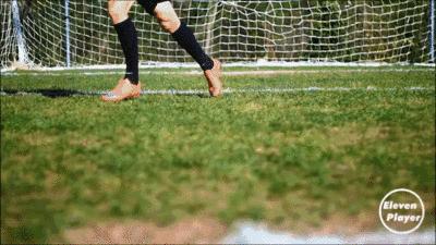 100个足球过人技巧教学,足球运球过人的方法及技巧