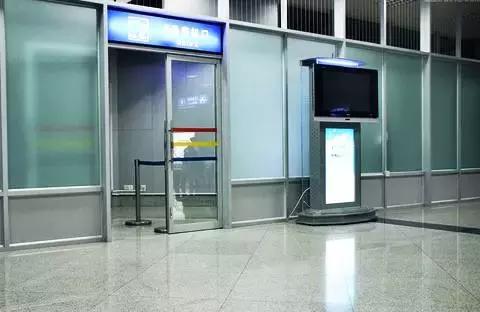 第一次坐飞机要注意什么搞笑版,孩子第一次坐飞机注意事项