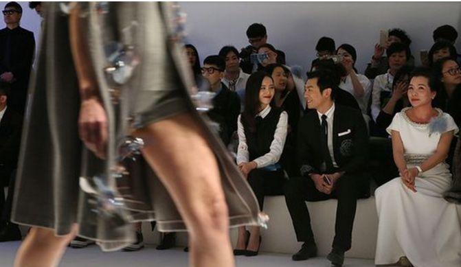 朱亚文真的很宠沈佳妮吗,朱亚文喜欢过刘亦菲吗