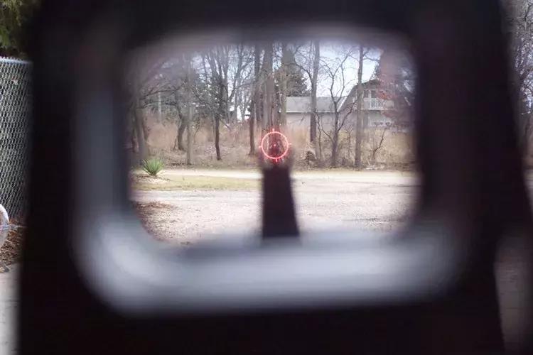 红点和全息的原理区别,红点全息的区别与选择