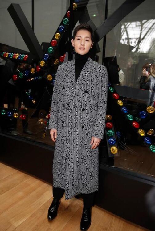 巴黎时装周男明星造型解析,巴黎时装周郑恺