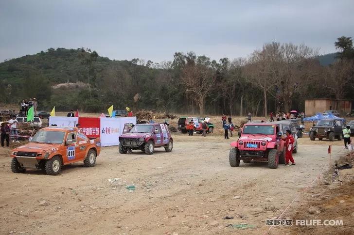 上周末，*江阳**打造了一场越野狂欢嘉年华，现场燃爆……｜自驾地理