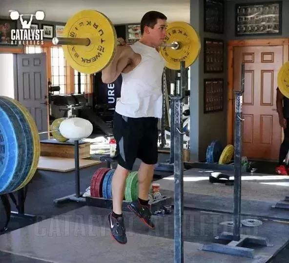 足球杠铃深蹲爆发力训练,爆发力深蹲训练次数