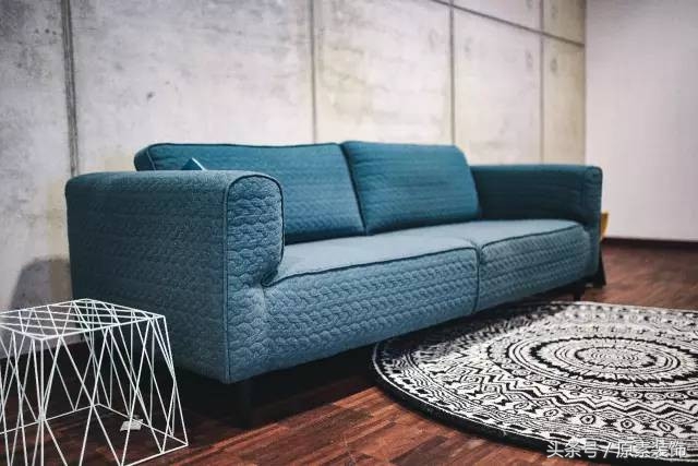 地板跟家具怎么配色,浅灰色地板配什么颜色的家具好看