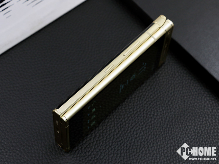 三星w2018翻盖有心系天下吗,三星w2019最后一款情怀大翻盖