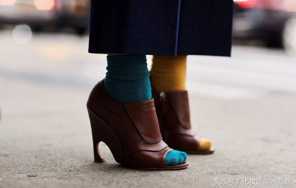 高跟鞋里面穿袜子好看吗,高跟鞋里穿什么袜子