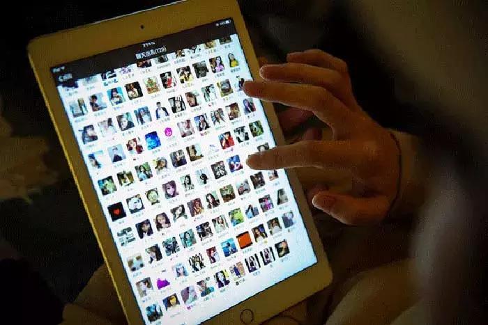 怎样在一个群中重新建一个微信群,如何在微信群中再建一个新群