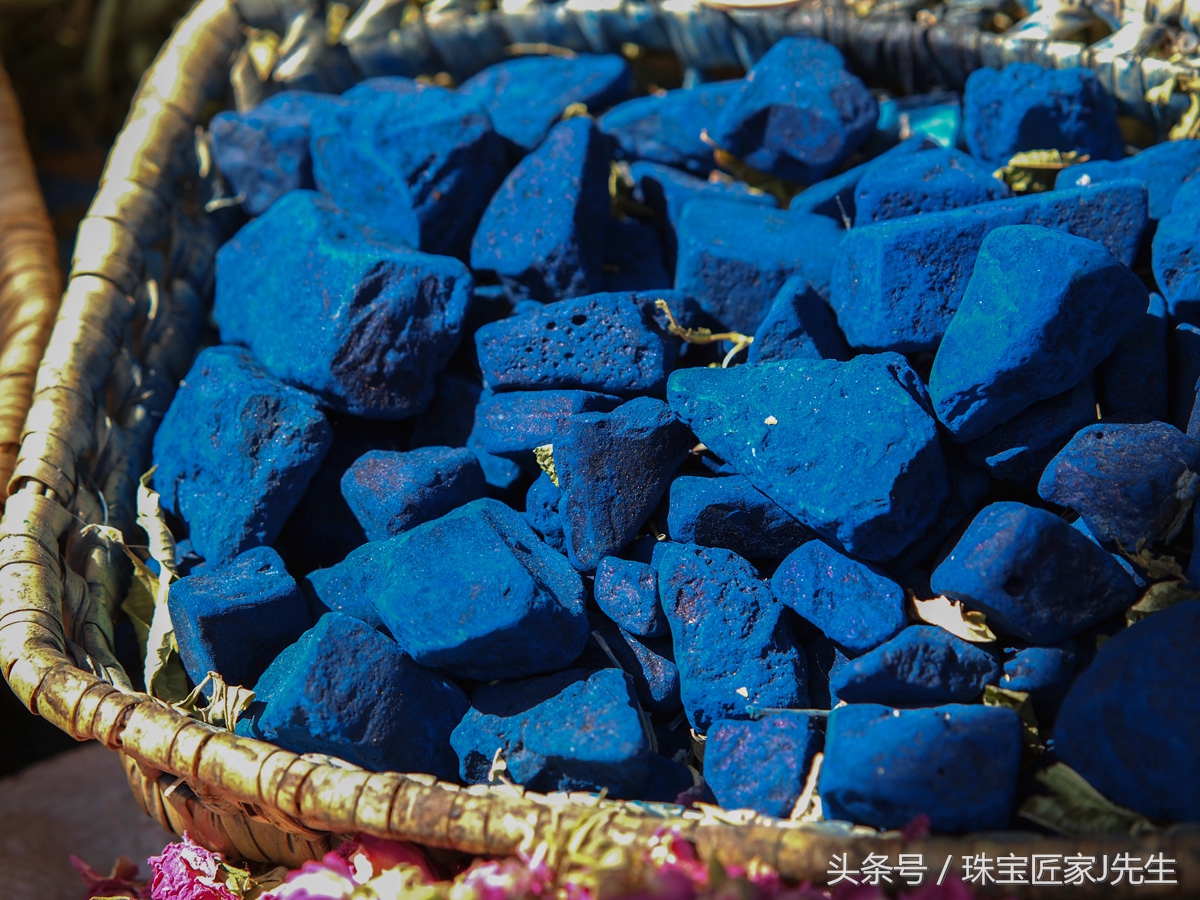如何通过肉眼判断皇家蓝色蓝宝石,用放大镜怎么鉴定蓝宝石