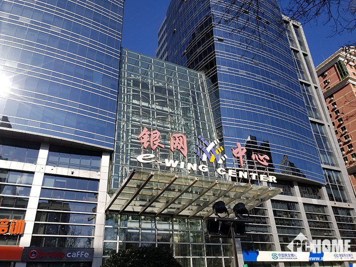 三星w2018翻盖有心系天下吗,三星w2019最后一款情怀大翻盖