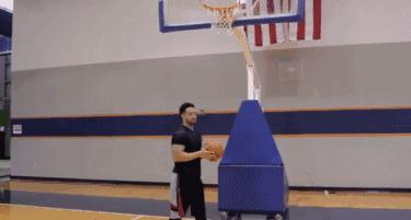 如何练投篮的正确姿势和手型,如何训练投篮姿势与准度