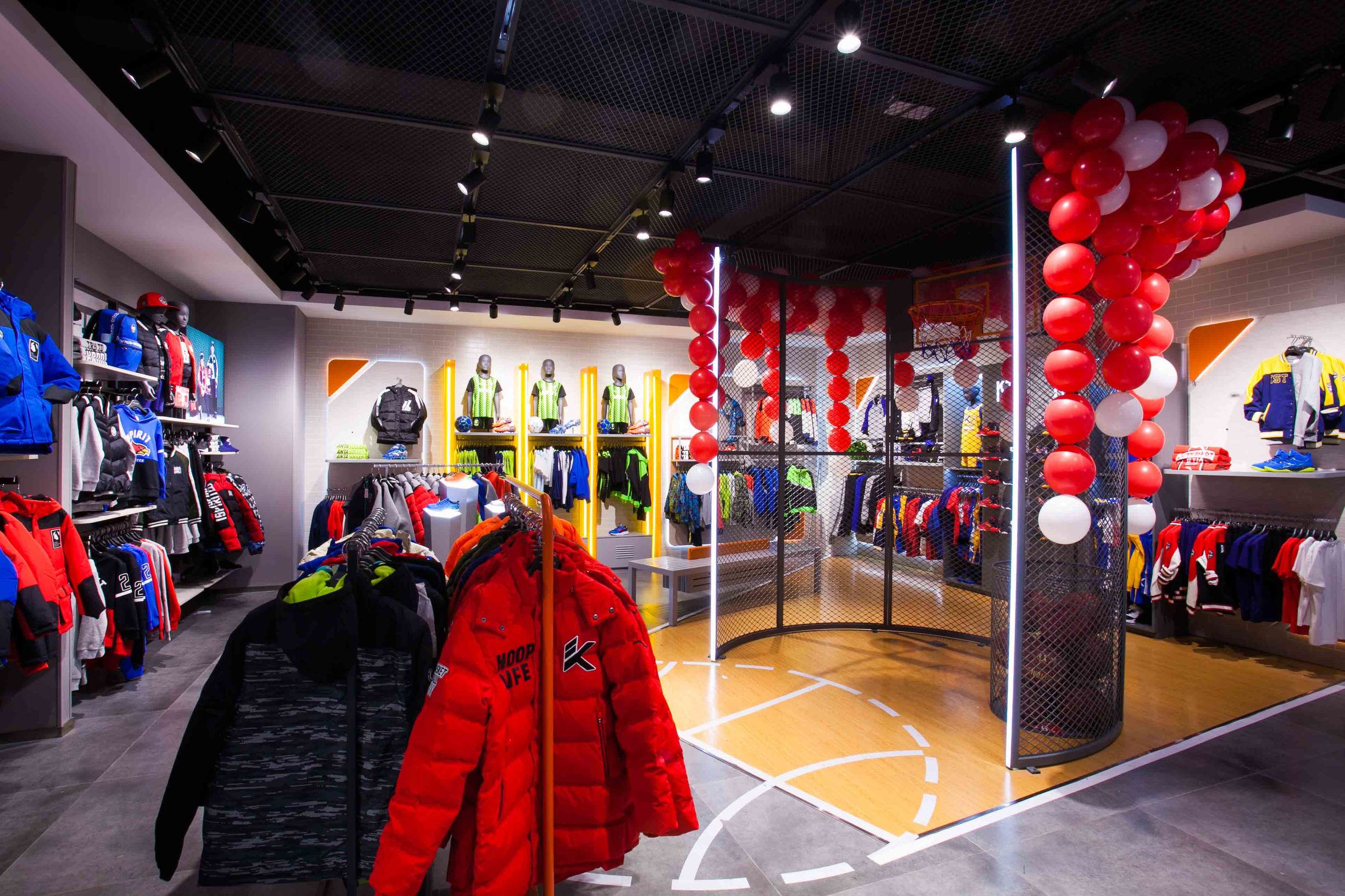 安踏成都儿童专卖店,安踏儿童实体店最新款