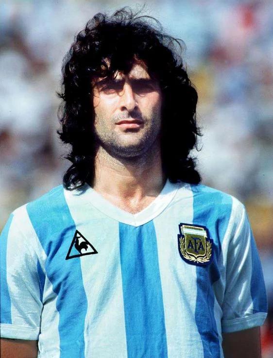 足球最强壮的十大球星,世界足球历史百大球星排行榜