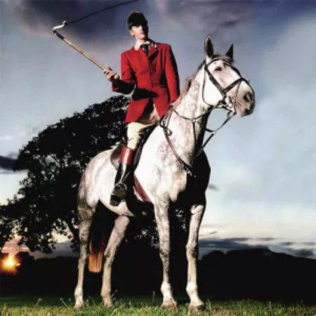 如果想做美甲什么颜色是最好看的,如果你要做美甲就别只做纯色