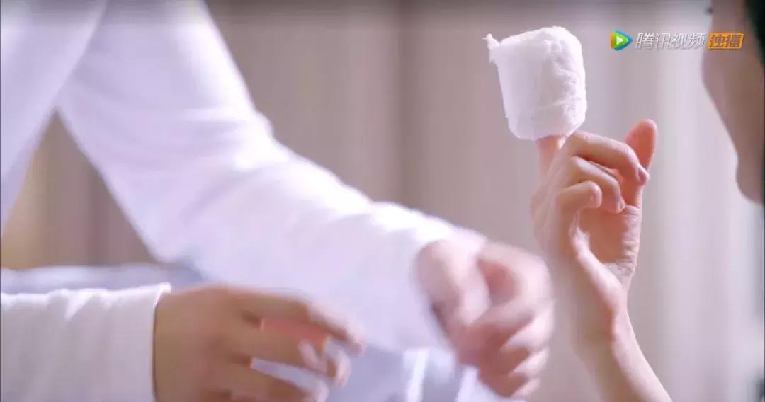 灰姑娘的故事说100年不厌，还不是心里怀揣一个李泽言么