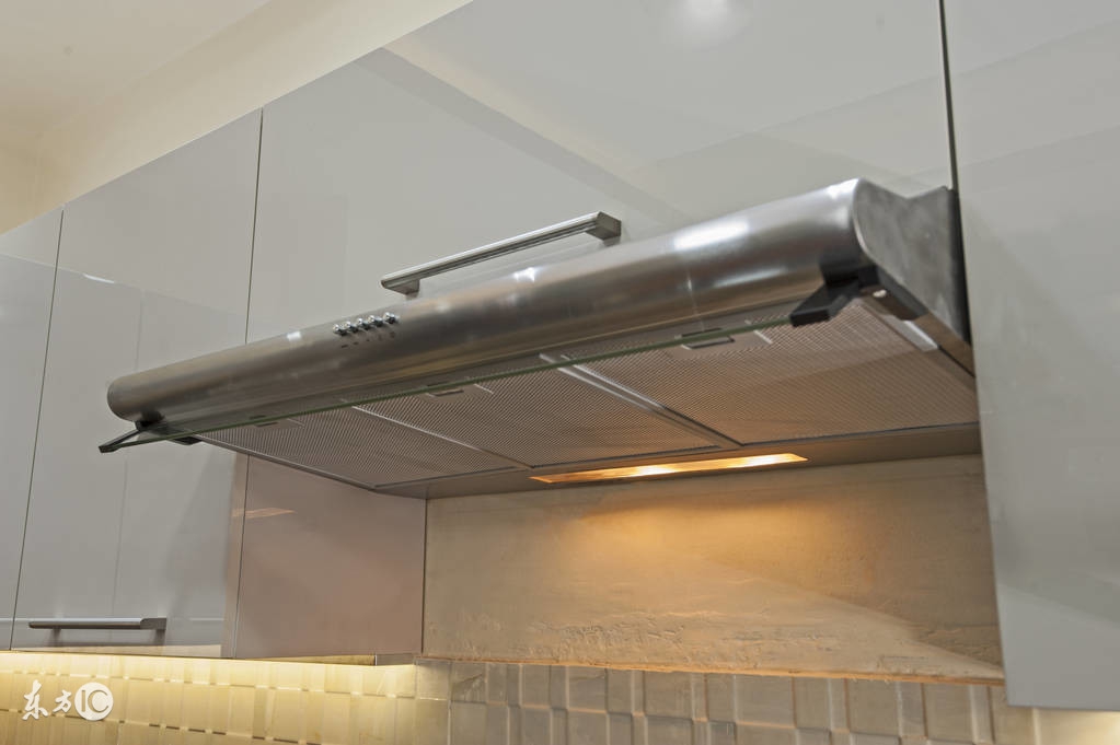 美的抽油烟机怎么拆卸清洗,欧派抽油烟机怎么拆卸清洗