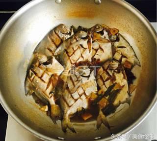 银鲳鱼的做法家常红烧,红烧银鲳鱼的做法大全家常